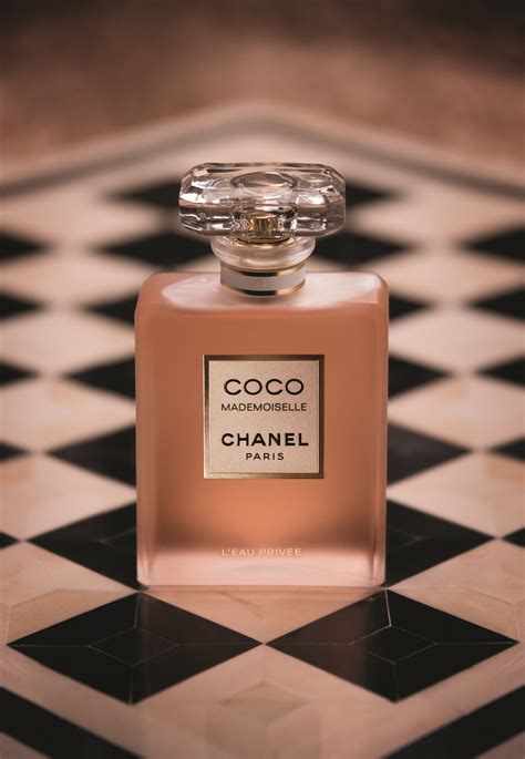 coco chanel perfume images.